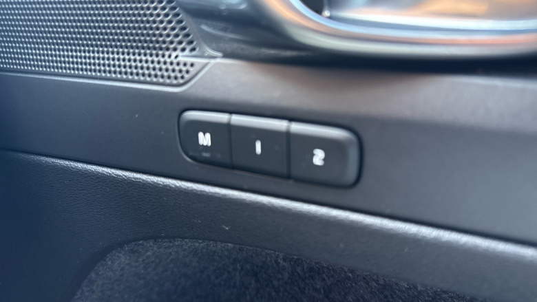 Volvo Xc40 1.5 T5 Recharge PHEV R DESIGN Pro 5dr Auto Estate